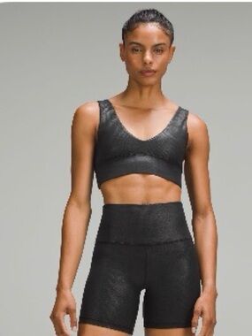 Lululemon Black ribbed shiny V-Neck Sports Bra